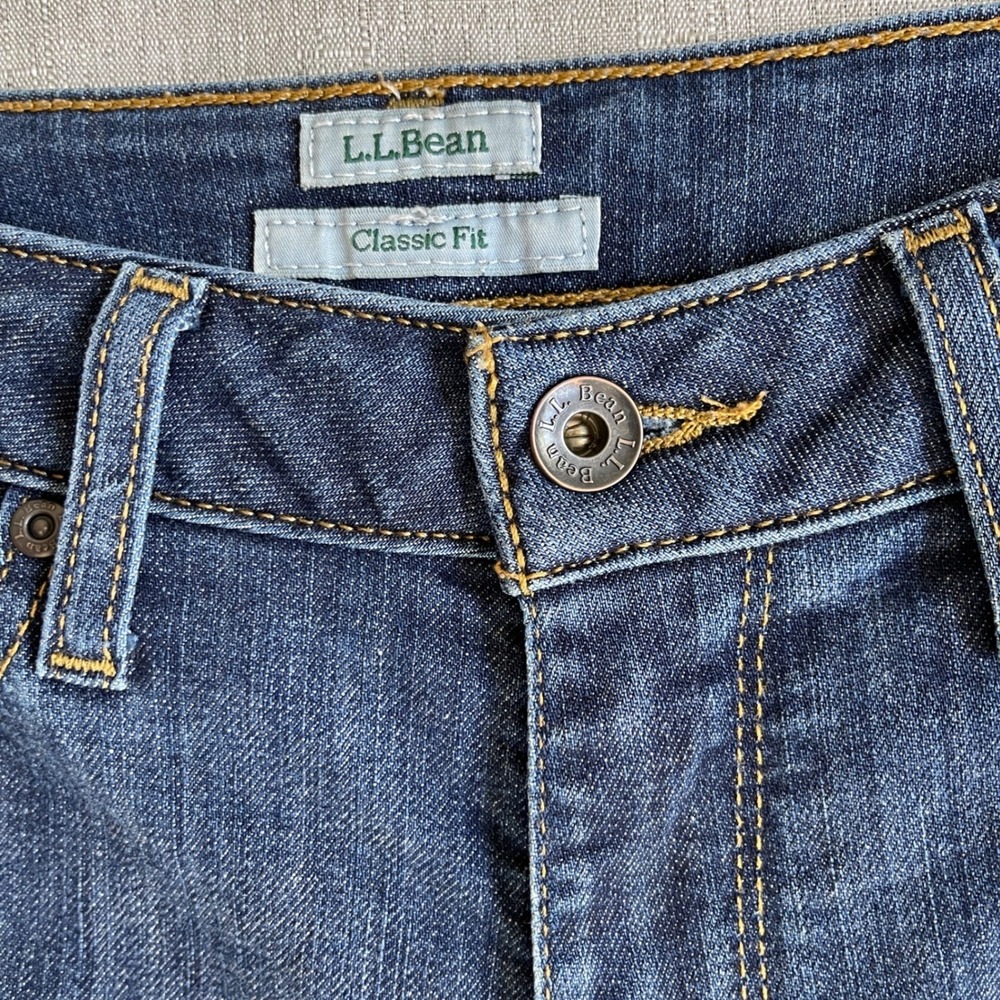LL Bean True Shape High Rise Bootcut Classic Fit Jeans Women Size 4 Stonewashed